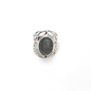 Grand Filigree Oval Labradorite Ring