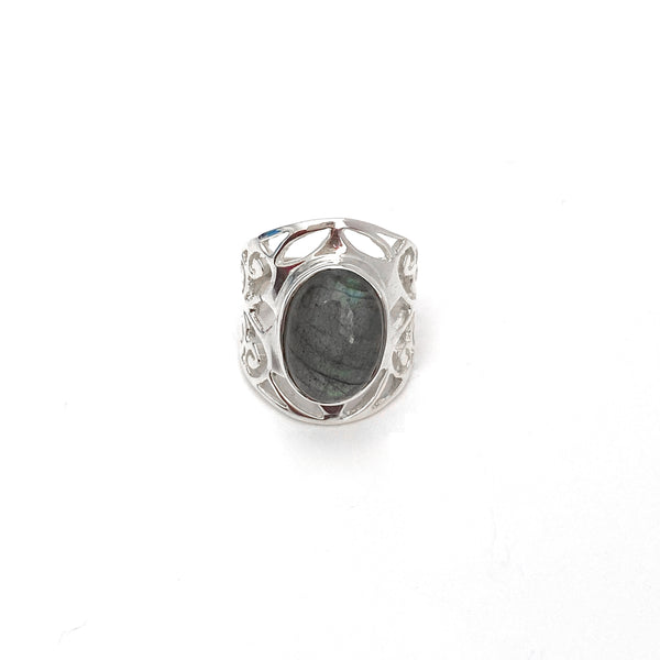 Grand Filigree Oval Labradorite Ring