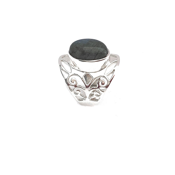 Grand Filigree Oval Labradorite Ring