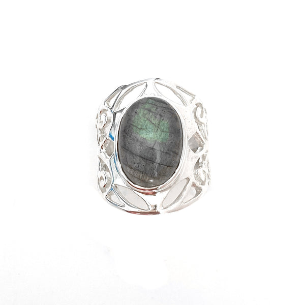 Grand Filigree Oval Labradorite Ring